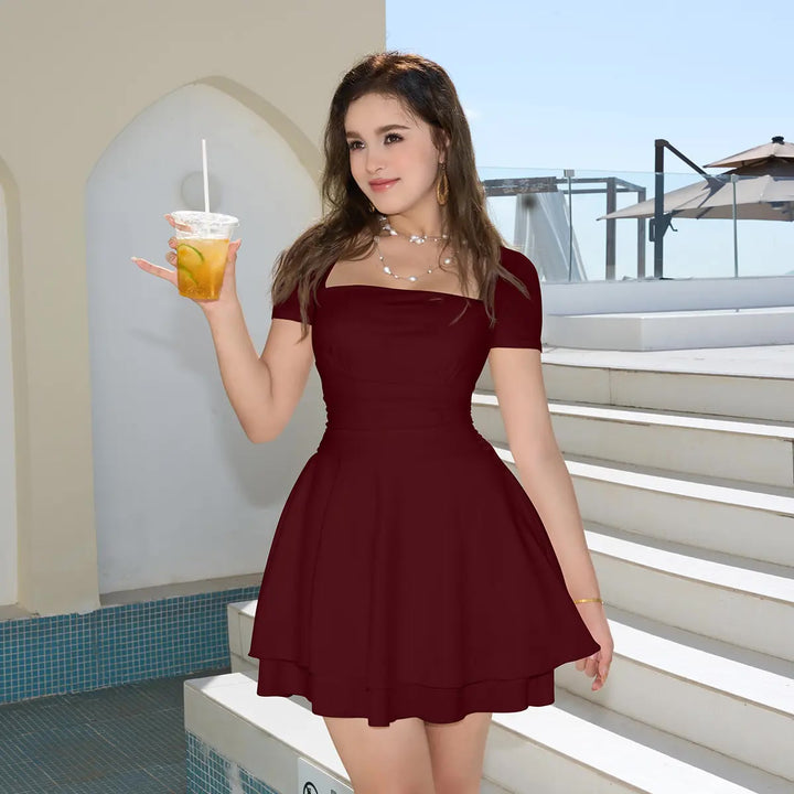 Minikleid – Carré-Ausschnitt mit Rüschensaum - Lifestyle