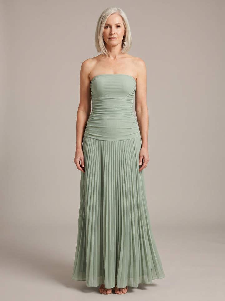 Salina™ - Trägerloses Plissee-Maxikleid in Salbeigrün